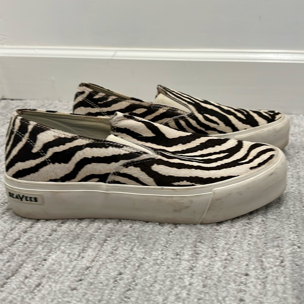 Gently Used SeaVee animal print platform casual sneaker shoes sz 9